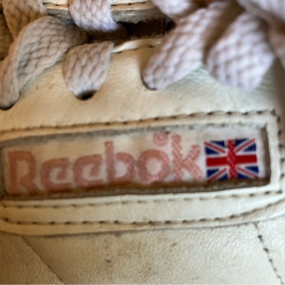 Vintage Reebok White Sneakers with Pink Logo - Picture 3 of 4